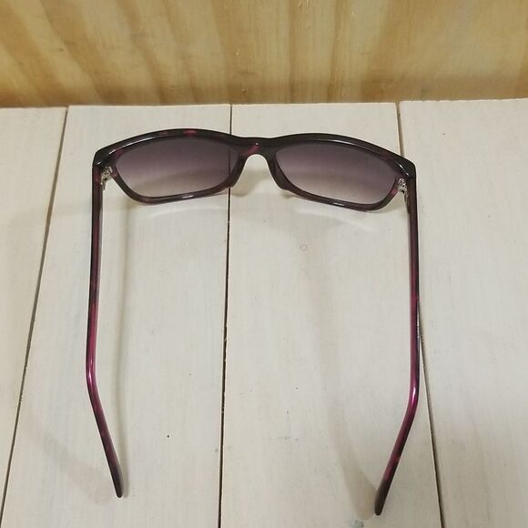 Max Studio Women's Black/Pink Sunglasses - Picture 6 of 7
